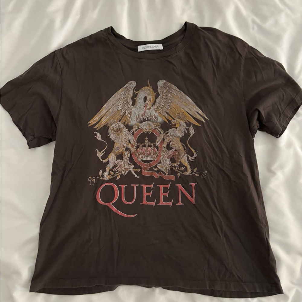 Daydreamer Brown Queen Graphic Tee
